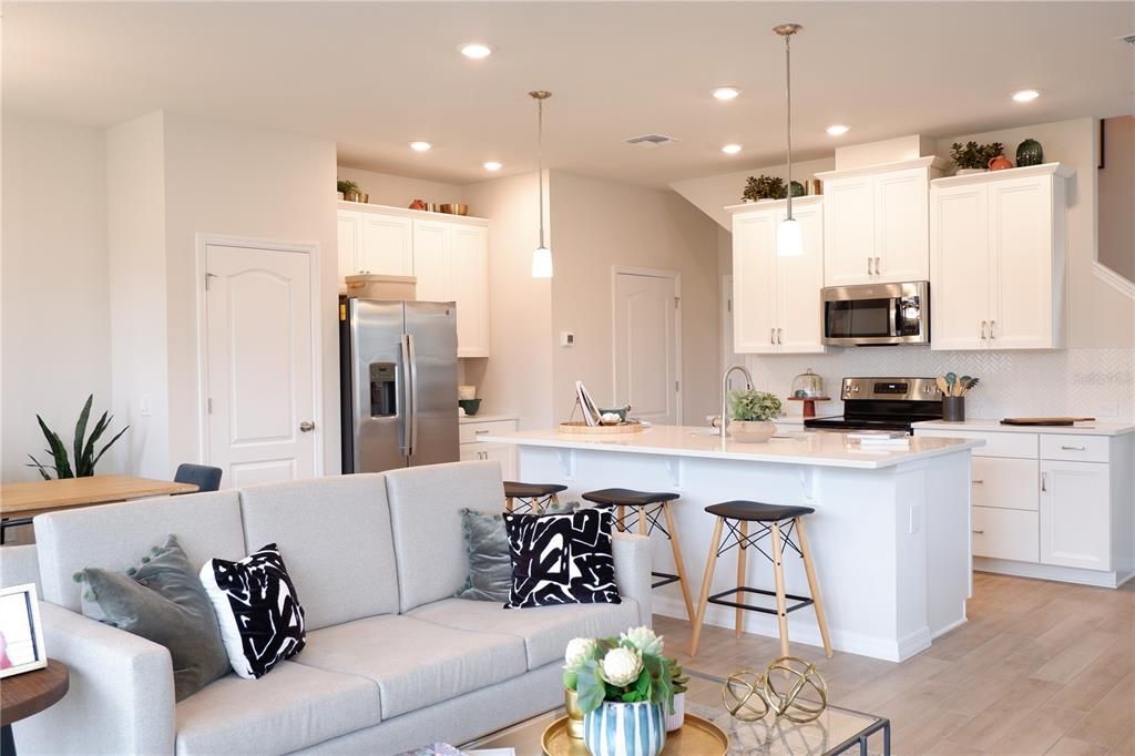 For Rent: $2,650 (3 beds, 2 baths, 1807 Square Feet)