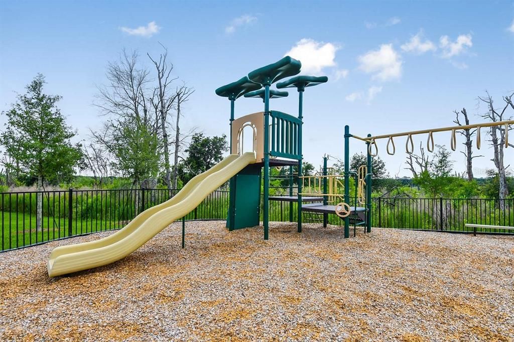 For Rent: $2,650 (3 beds, 2 baths, 1807 Square Feet)