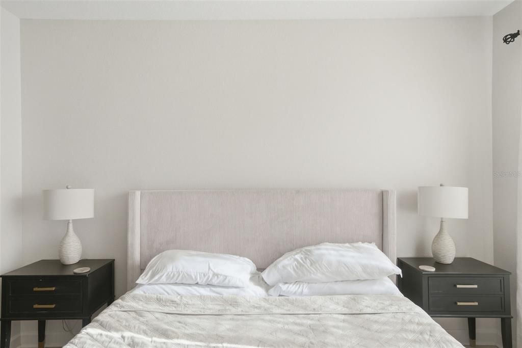 For Sale: $249,900 (2 beds, 2 baths, 1062 Square Feet)