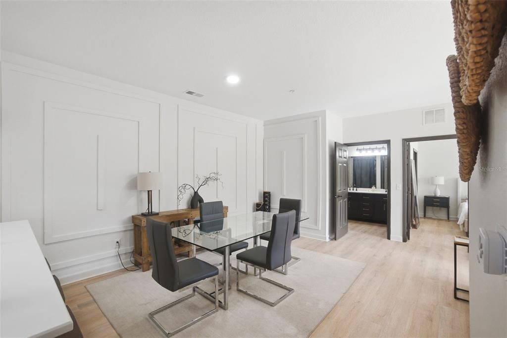 For Sale: $249,900 (2 beds, 2 baths, 1062 Square Feet)