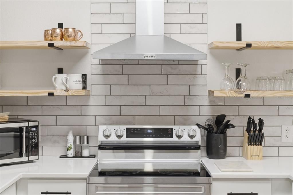 For Sale: $249,900 (2 beds, 2 baths, 1062 Square Feet)