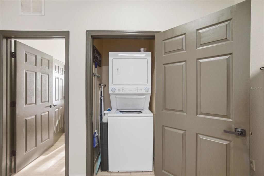 For Sale: $249,900 (2 beds, 2 baths, 1062 Square Feet)