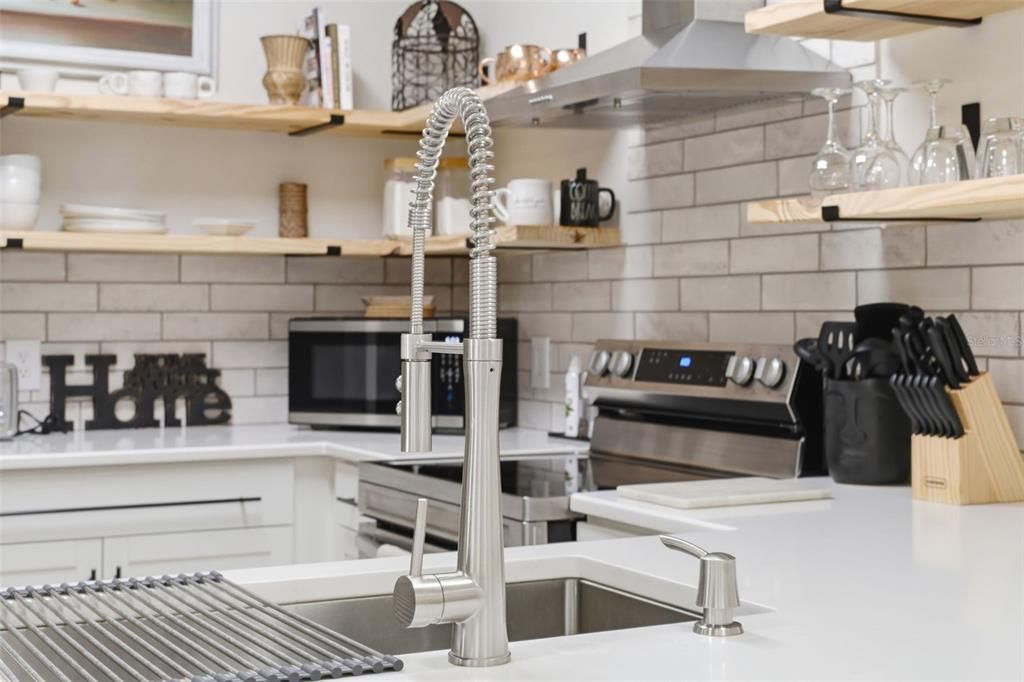 For Sale: $249,900 (2 beds, 2 baths, 1062 Square Feet)