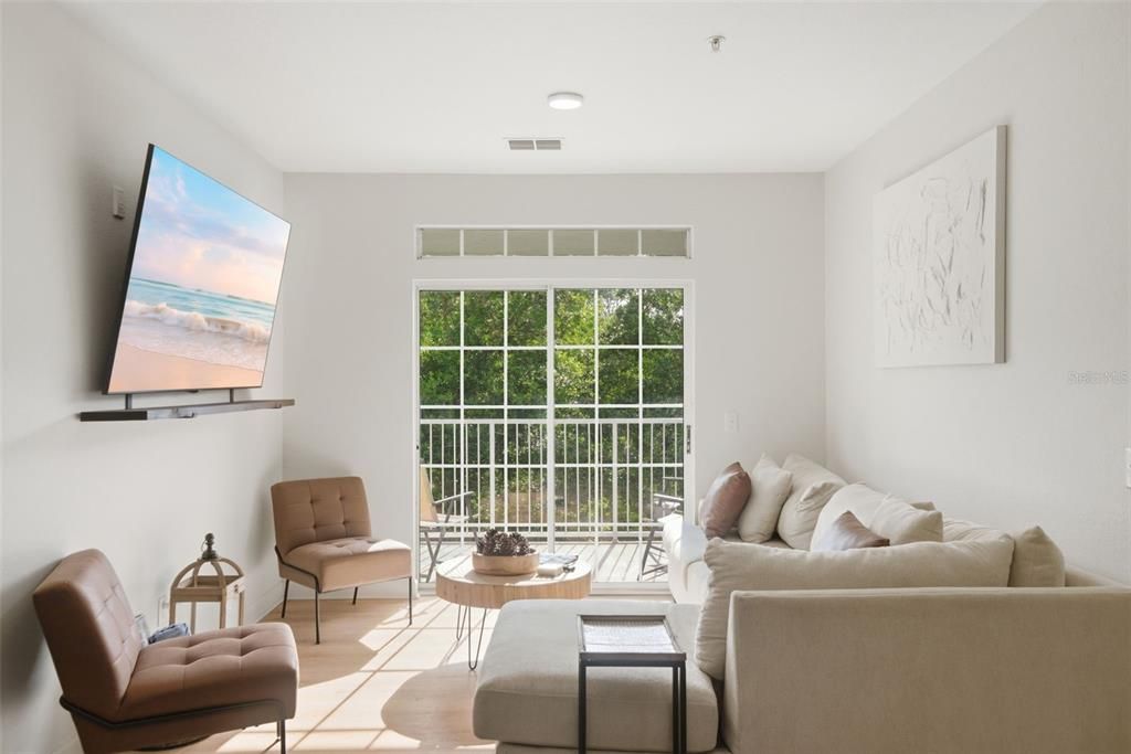 For Sale: $249,900 (2 beds, 2 baths, 1062 Square Feet)