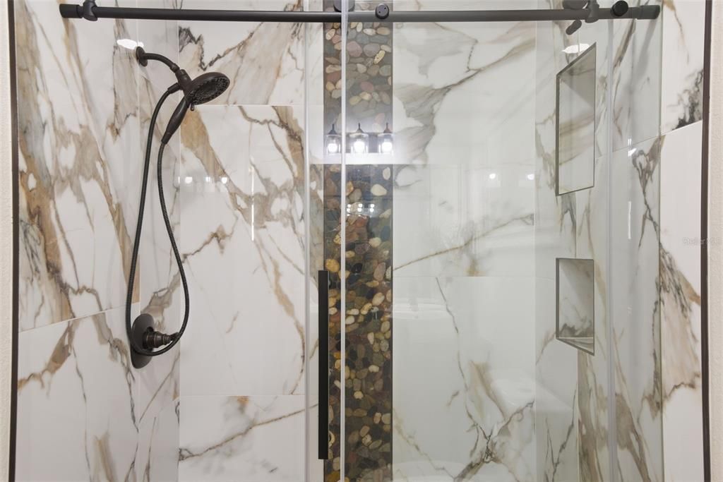 For Sale: $249,900 (2 beds, 2 baths, 1062 Square Feet)