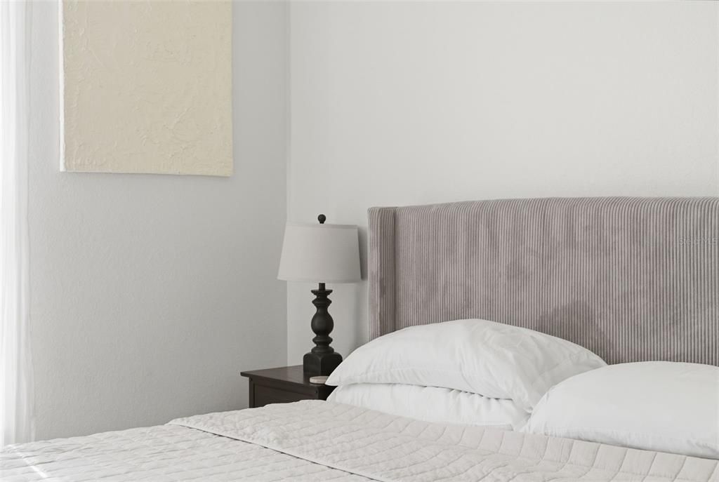 For Sale: $249,900 (2 beds, 2 baths, 1062 Square Feet)