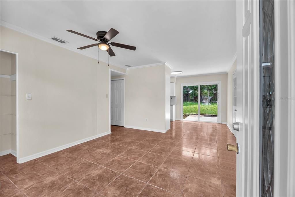 For Sale: $378,000 (4 beds, 2 baths, 1512 Square Feet)