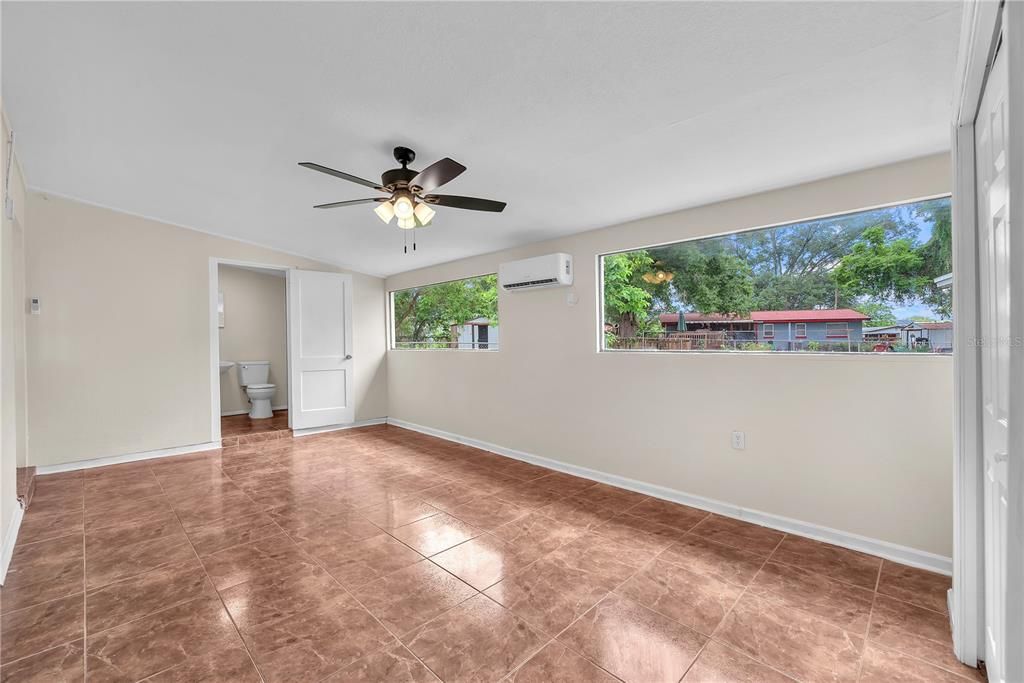 For Sale: $378,000 (4 beds, 2 baths, 1512 Square Feet)