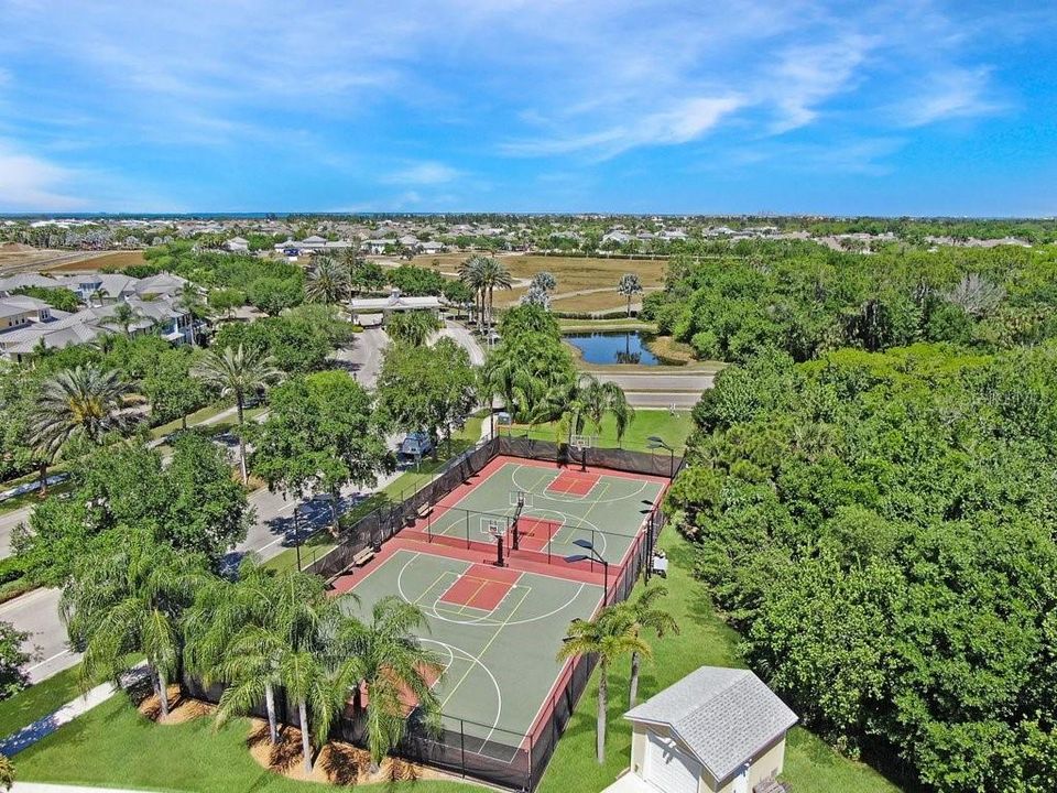 For Sale: $720,000 (3 beds, 3 baths, 2462 Square Feet)