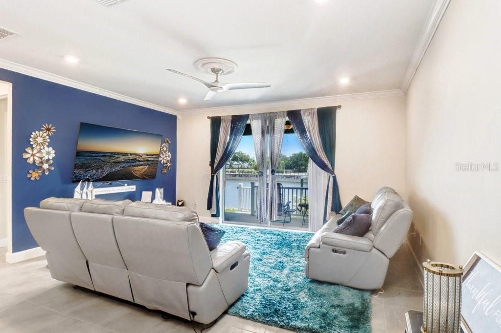 For Sale: $720,000 (3 beds, 3 baths, 2462 Square Feet)