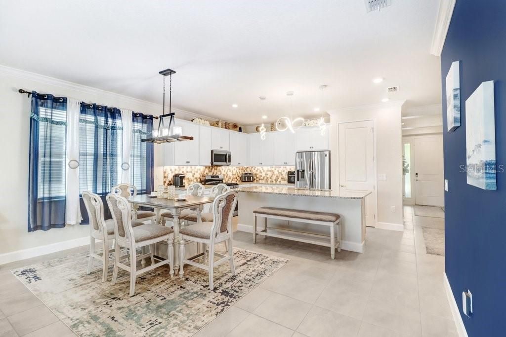 For Sale: $720,000 (3 beds, 3 baths, 2462 Square Feet)