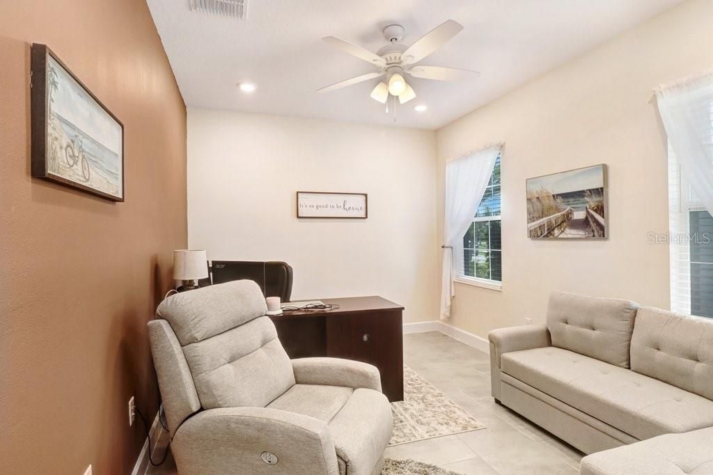 For Sale: $720,000 (3 beds, 3 baths, 2462 Square Feet)