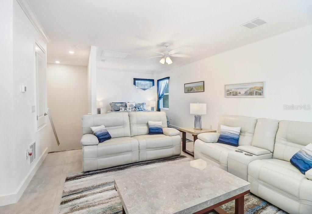 For Sale: $720,000 (3 beds, 3 baths, 2462 Square Feet)