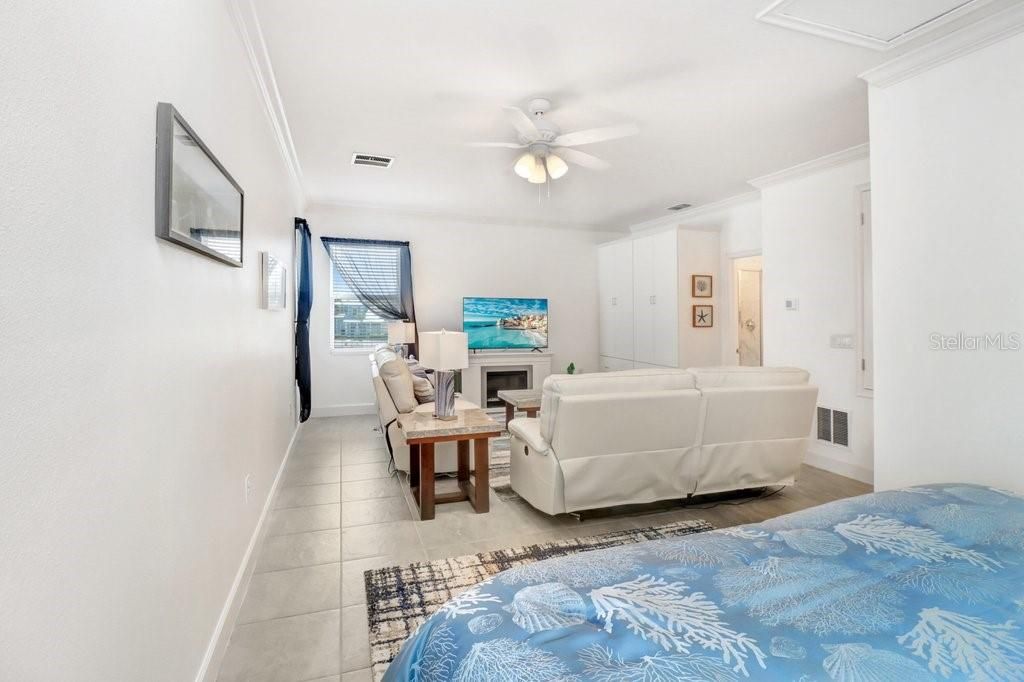 For Sale: $720,000 (3 beds, 3 baths, 2462 Square Feet)