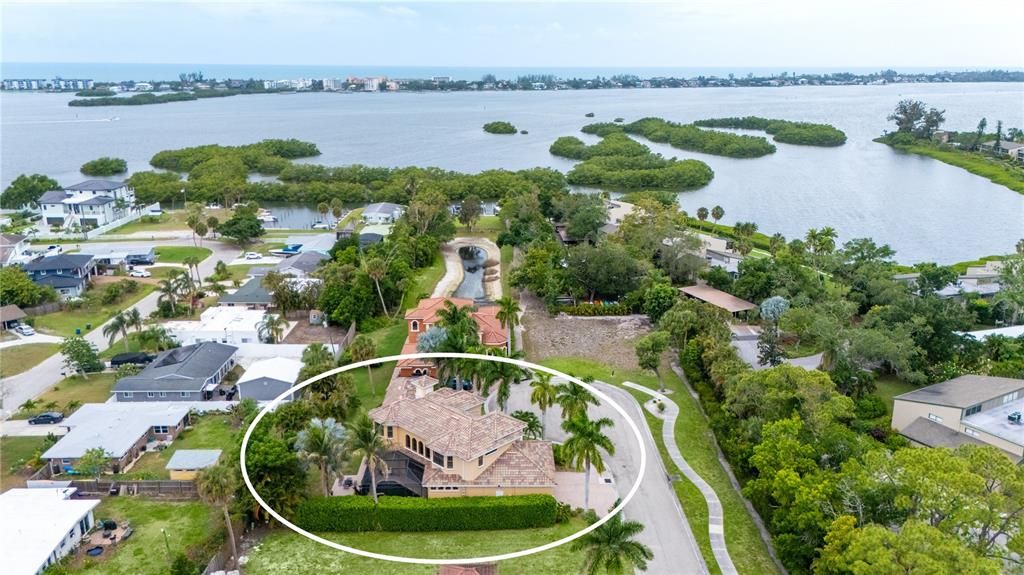 На продажу: $1,997,000 (5 спален, 4 ванн, 3602 Квадратных фут)