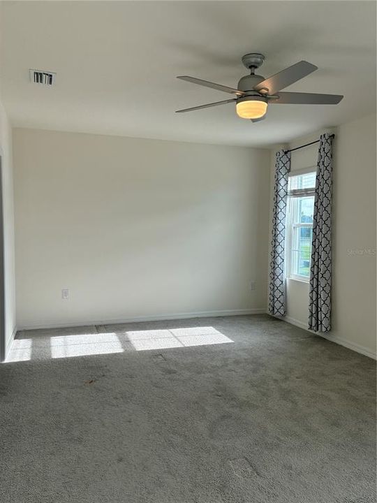 En Renta: $2,900 (5 camas, 3 baños, 2447 Pies cuadrados)