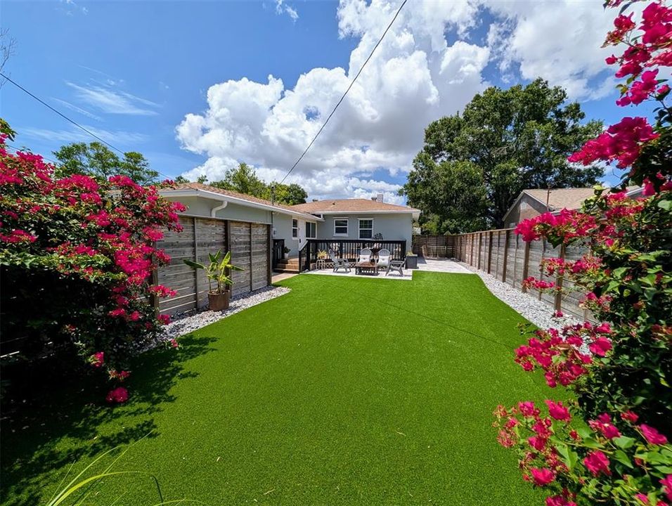For Sale: $384,990 (2 beds, 1 baths, 1040 Square Feet)