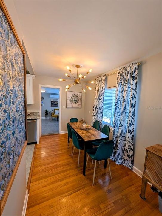 For Sale: $384,990 (2 beds, 1 baths, 1040 Square Feet)