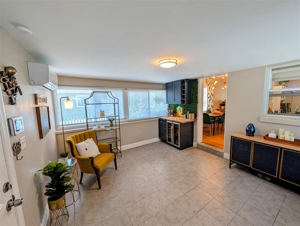 For Sale: $384,990 (2 beds, 1 baths, 1040 Square Feet)