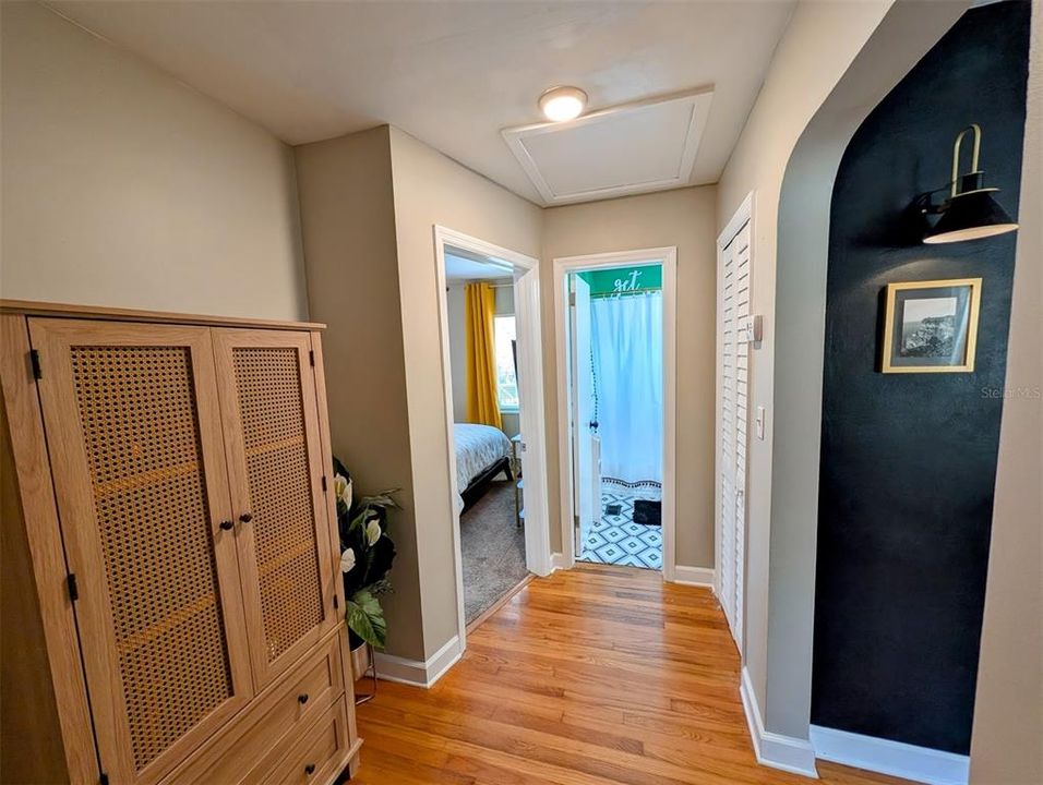 For Sale: $384,990 (2 beds, 1 baths, 1040 Square Feet)
