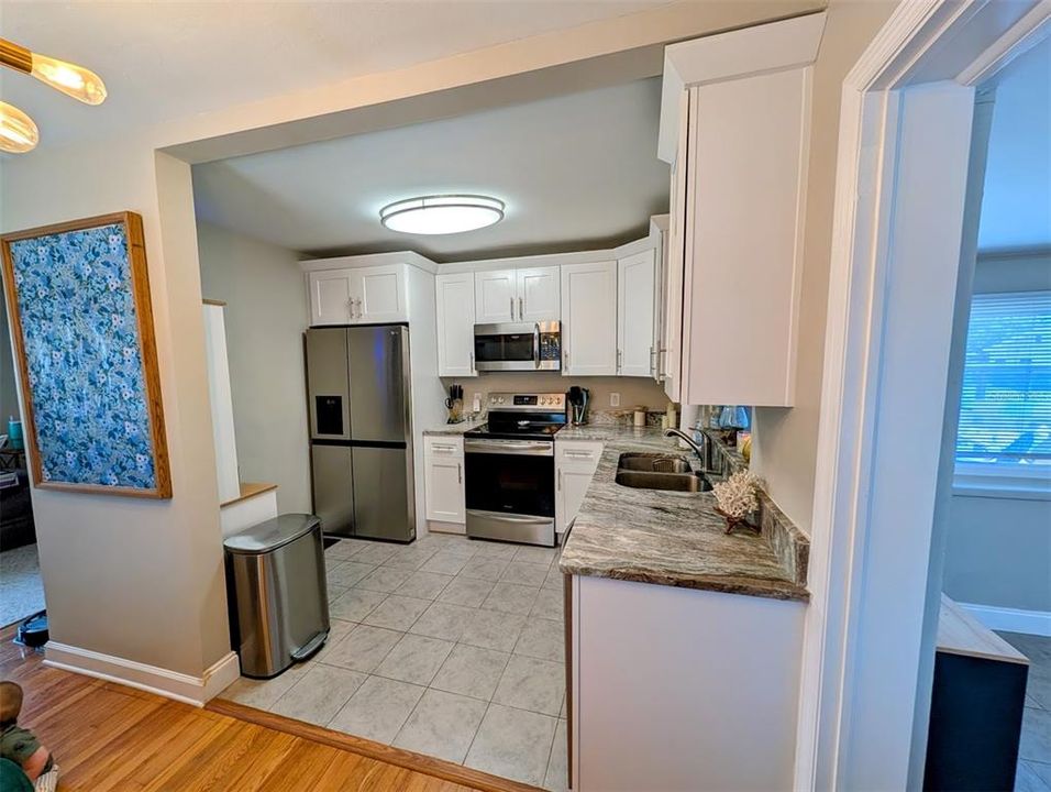 For Sale: $384,990 (2 beds, 1 baths, 1040 Square Feet)