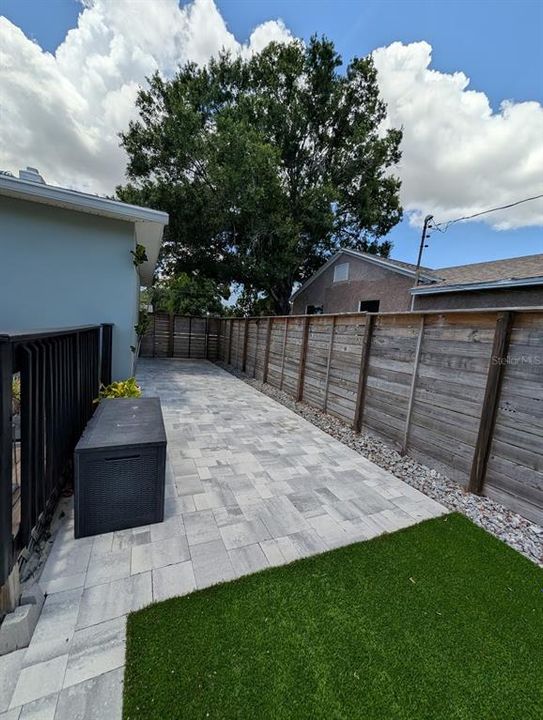 For Sale: $384,990 (2 beds, 1 baths, 1040 Square Feet)