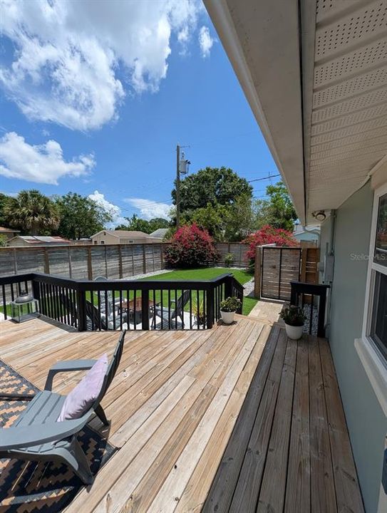For Sale: $384,990 (2 beds, 1 baths, 1040 Square Feet)