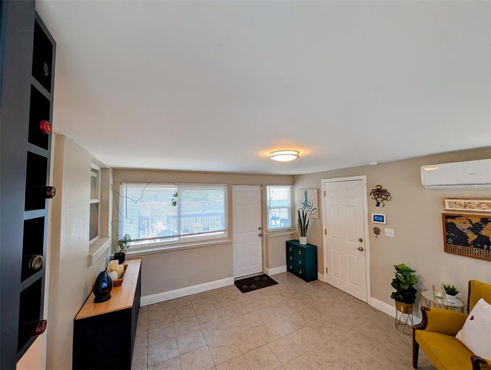 For Sale: $384,990 (2 beds, 1 baths, 1040 Square Feet)