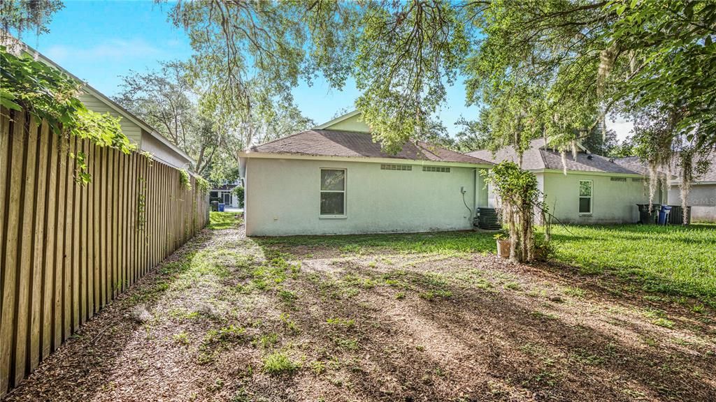 For Sale: $305,000 (3 beds, 2 baths, 1059 Square Feet)