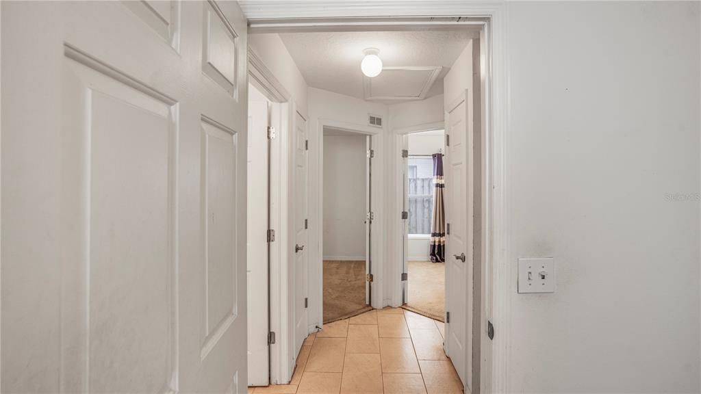 For Sale: $305,000 (3 beds, 2 baths, 1059 Square Feet)
