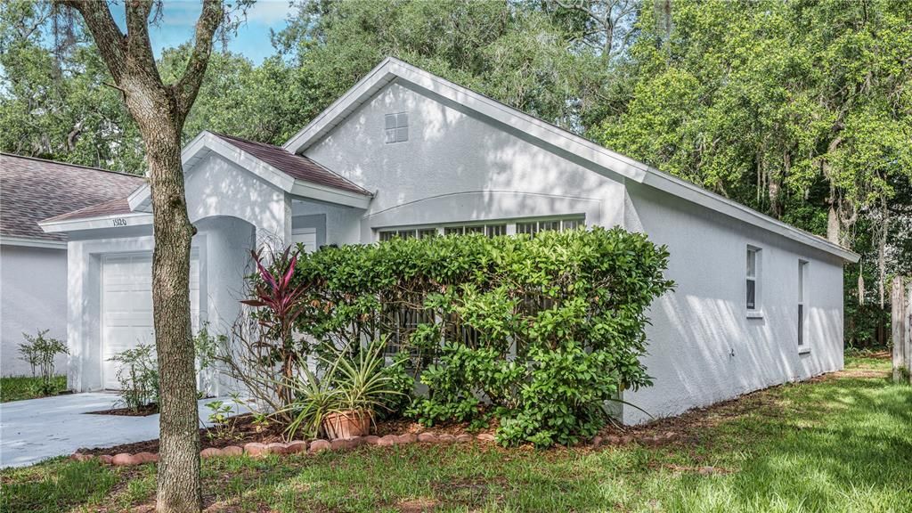 For Sale: $305,000 (3 beds, 2 baths, 1059 Square Feet)