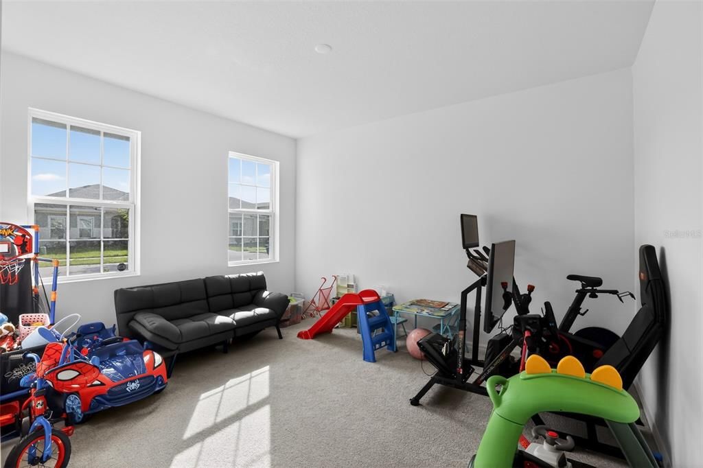 En Venta: $525,500 (5 camas, 3 baños, 3204 Pies cuadrados)
