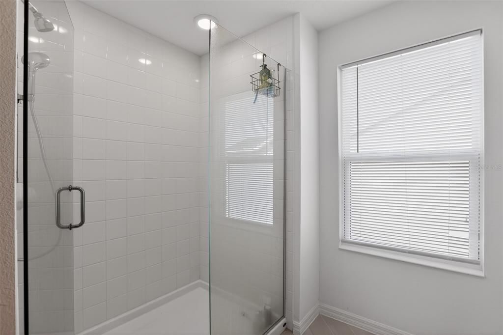 En Venta: $525,500 (5 camas, 3 baños, 3204 Pies cuadrados)