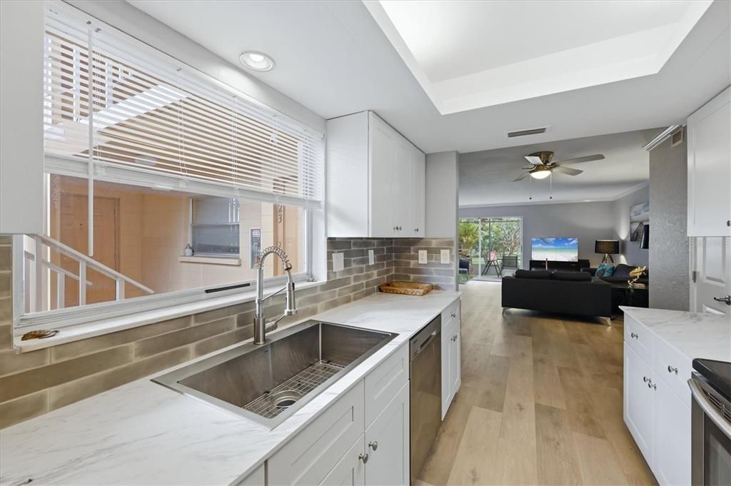 For Sale: $175,000 (2 beds, 2 baths, 966 Square Feet)