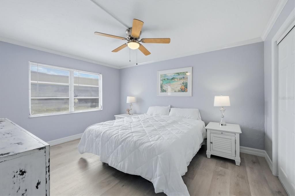 For Sale: $175,000 (2 beds, 2 baths, 966 Square Feet)
