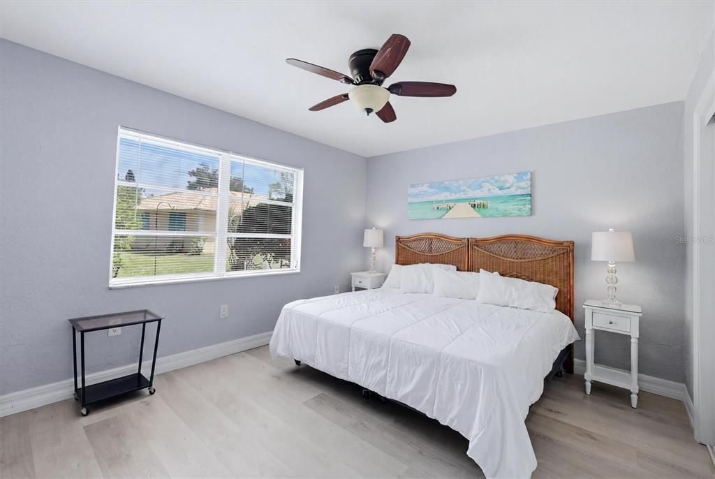 For Sale: $175,000 (2 beds, 2 baths, 966 Square Feet)