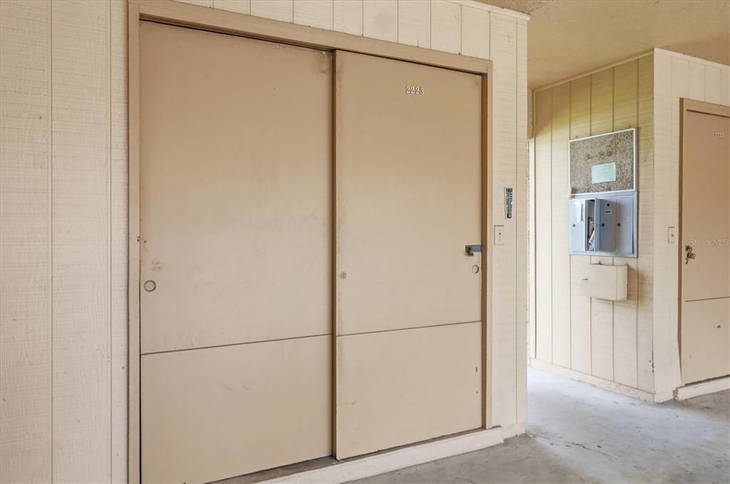 For Sale: $175,000 (2 beds, 2 baths, 966 Square Feet)