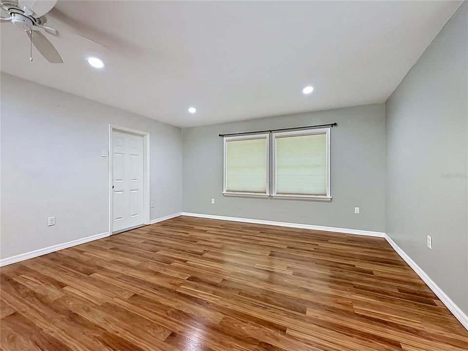 For Sale: $389,000 (3 beds, 2 baths, 2461 Square Feet)