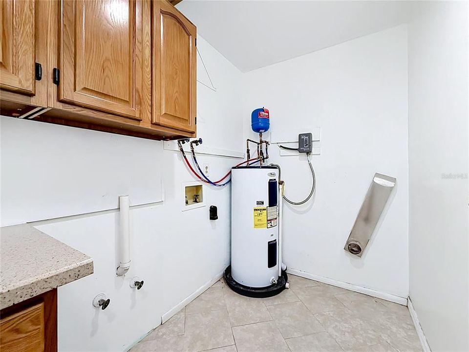 For Sale: $389,000 (3 beds, 2 baths, 2461 Square Feet)
