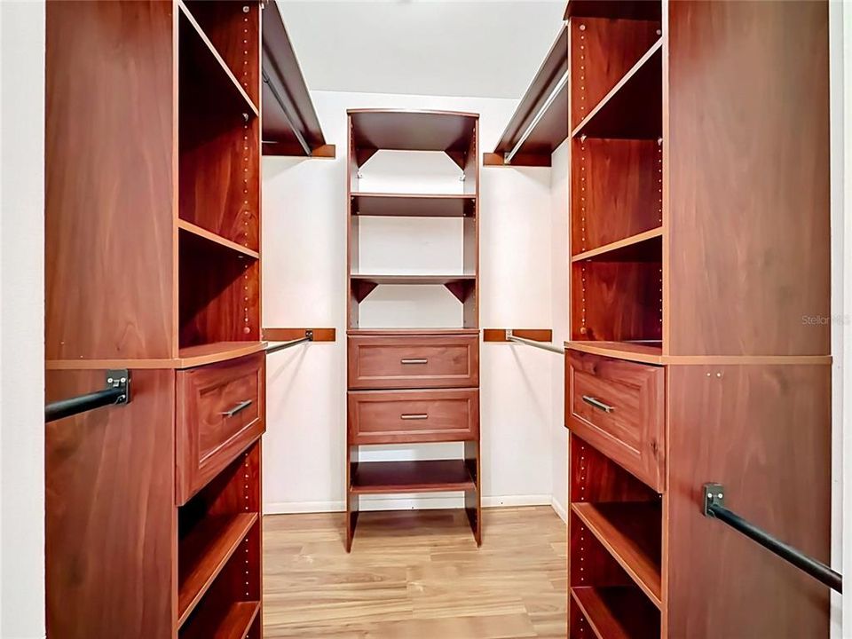 For Sale: $389,000 (3 beds, 2 baths, 2461 Square Feet)