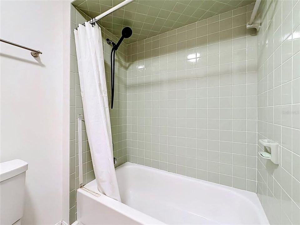 For Sale: $389,000 (3 beds, 2 baths, 2461 Square Feet)