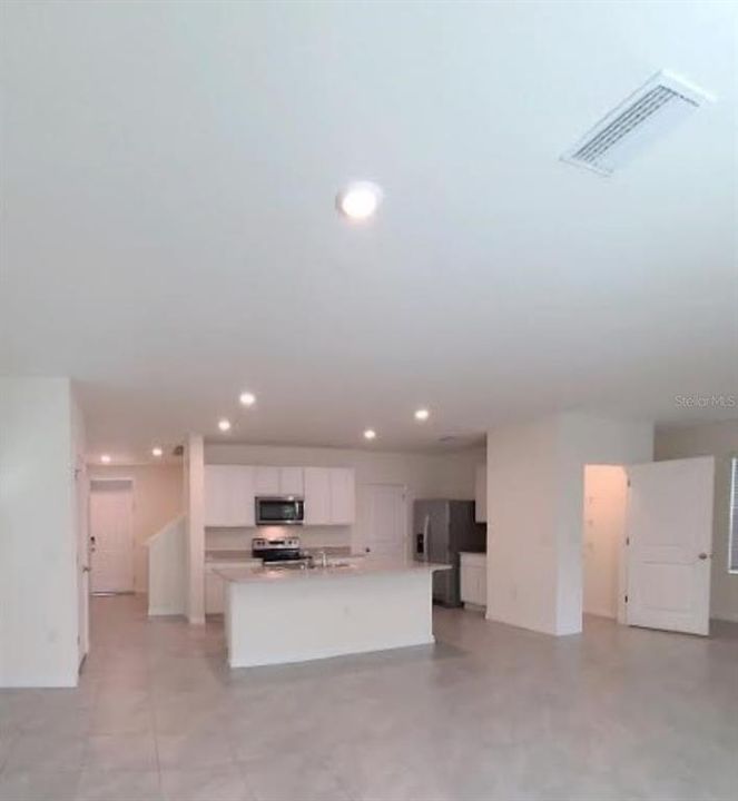 En Renta: $2,695 (4 camas, 2 baños, 2260 Pies cuadrados)