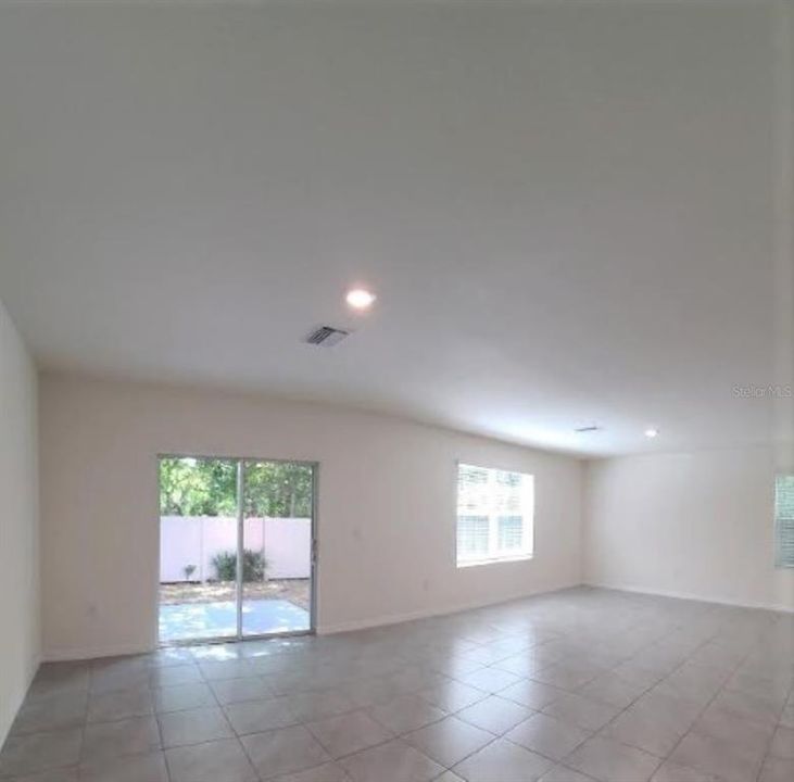 En Renta: $2,695 (4 camas, 2 baños, 2260 Pies cuadrados)