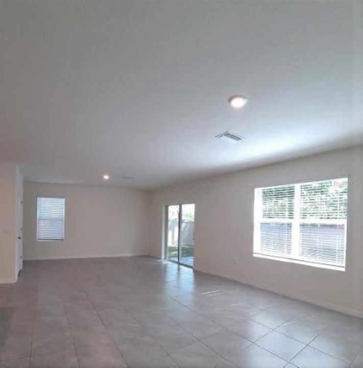 En Renta: $2,695 (4 camas, 2 baños, 2260 Pies cuadrados)