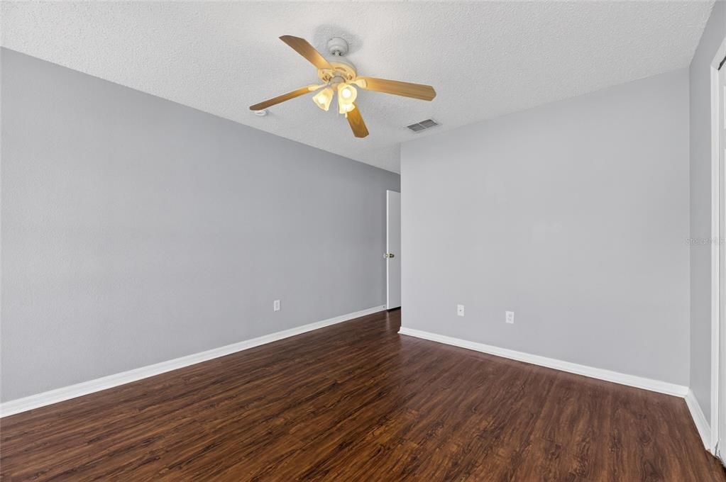 For Sale: $235,000 (2 beds, 2 baths, 1490 Square Feet)