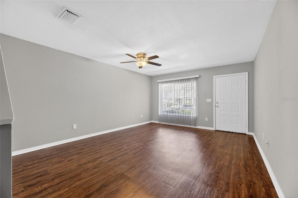 For Sale: $235,000 (2 beds, 2 baths, 1490 Square Feet)