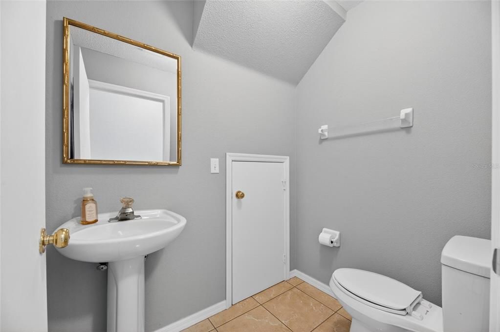 For Sale: $235,000 (2 beds, 2 baths, 1490 Square Feet)