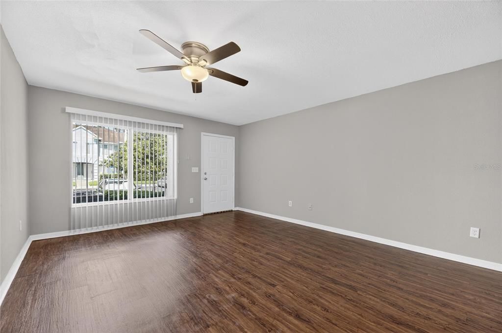 For Sale: $235,000 (2 beds, 2 baths, 1490 Square Feet)
