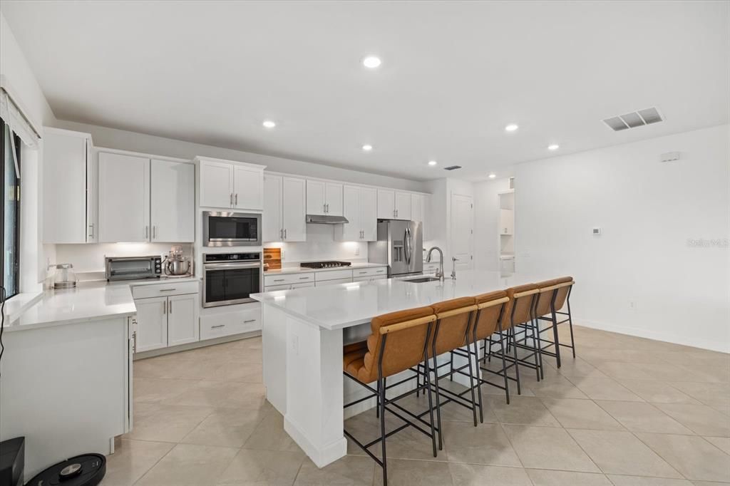 For Sale: $1,045,000 (5 beds, 4 baths, 4010 Square Feet)