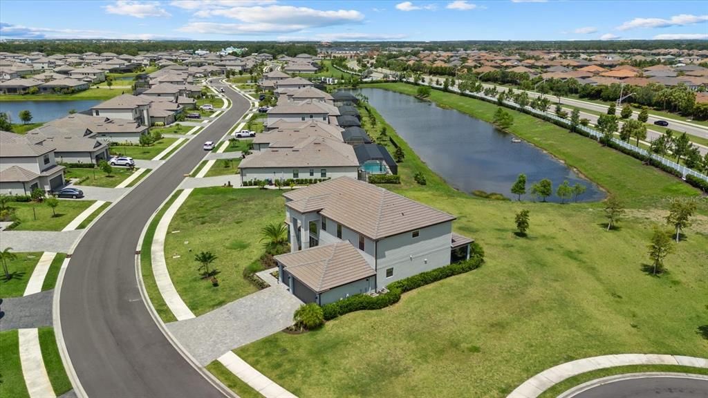 For Sale: $1,045,000 (5 beds, 4 baths, 4010 Square Feet)